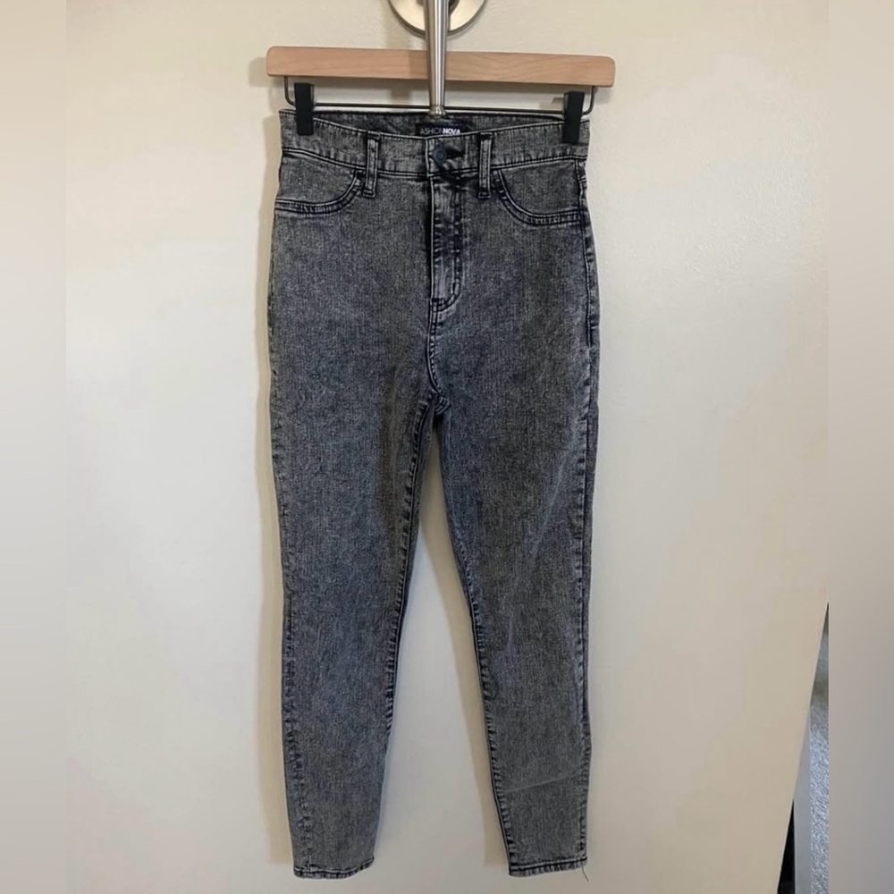 Fashion Nova Black Acid Wash Skinny Jeans Size 1/25 NWOT